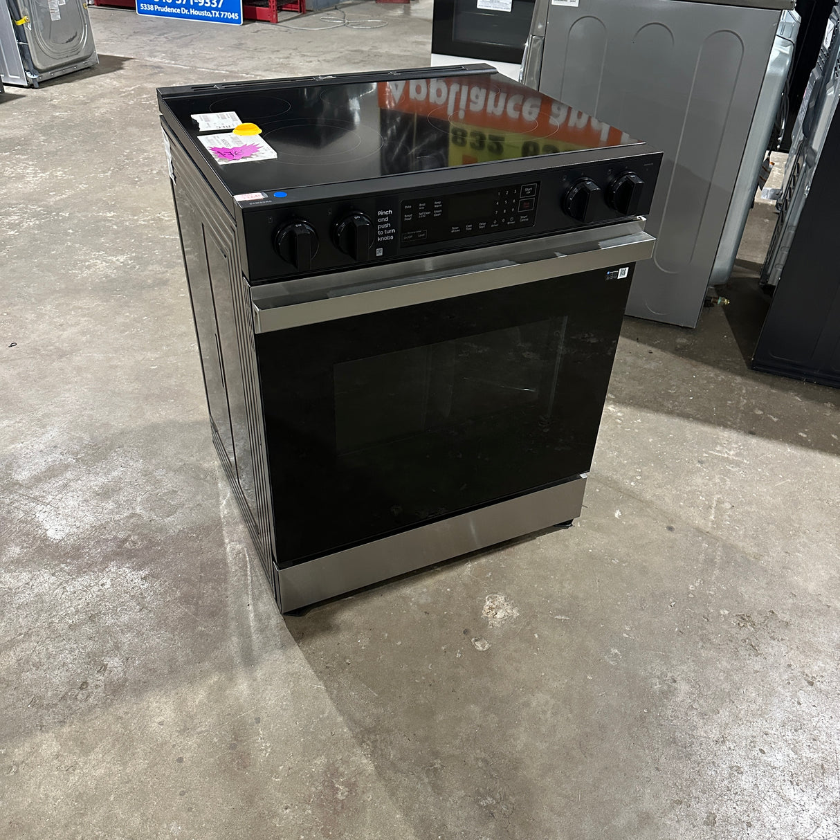 Samsung electric Stove 4 burner with warming zone